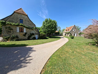  Villa à vendre 15 + pièces 723 m²