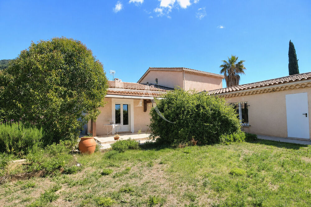 Carqueiranne Belle villa avec espace de vie de plain pied au Calme