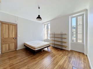  Appartement à louer 3 pièces 87 m²