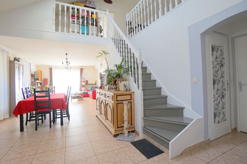 Vente Maison Maison 6 chambres en partie de plain-pied à Epône Epone