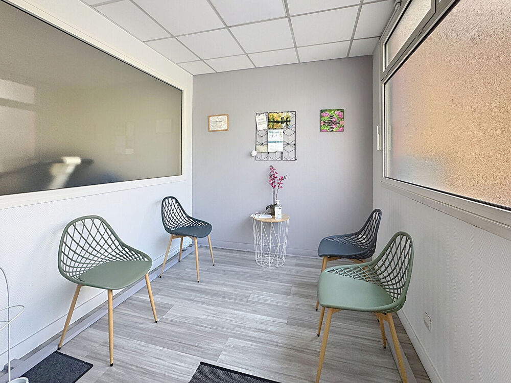   MURS COMMERCIAUX  Bourgoin Jallieu 98.32 m2 