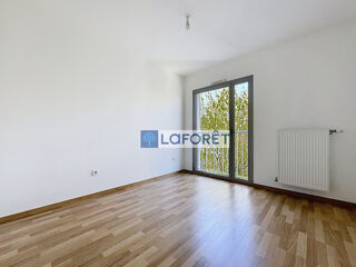  Appartement à louer 4 pièces 102 m²