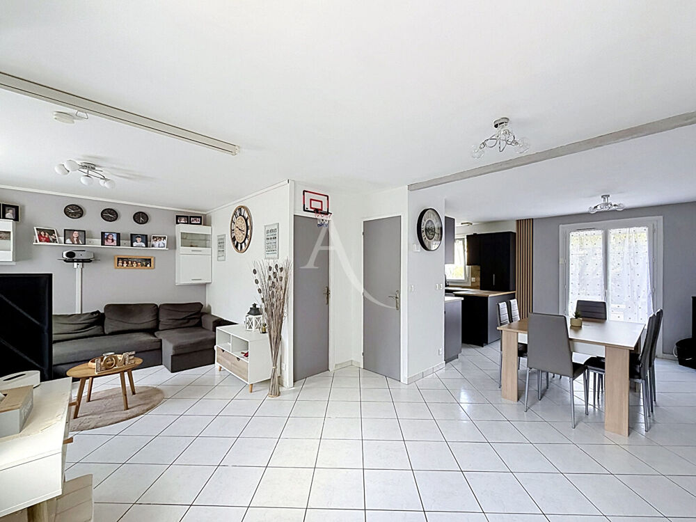 Maison Nanteuil-lès-meaux - 4 chambres - jardin de 530 m2 - Plusieurs stationnements