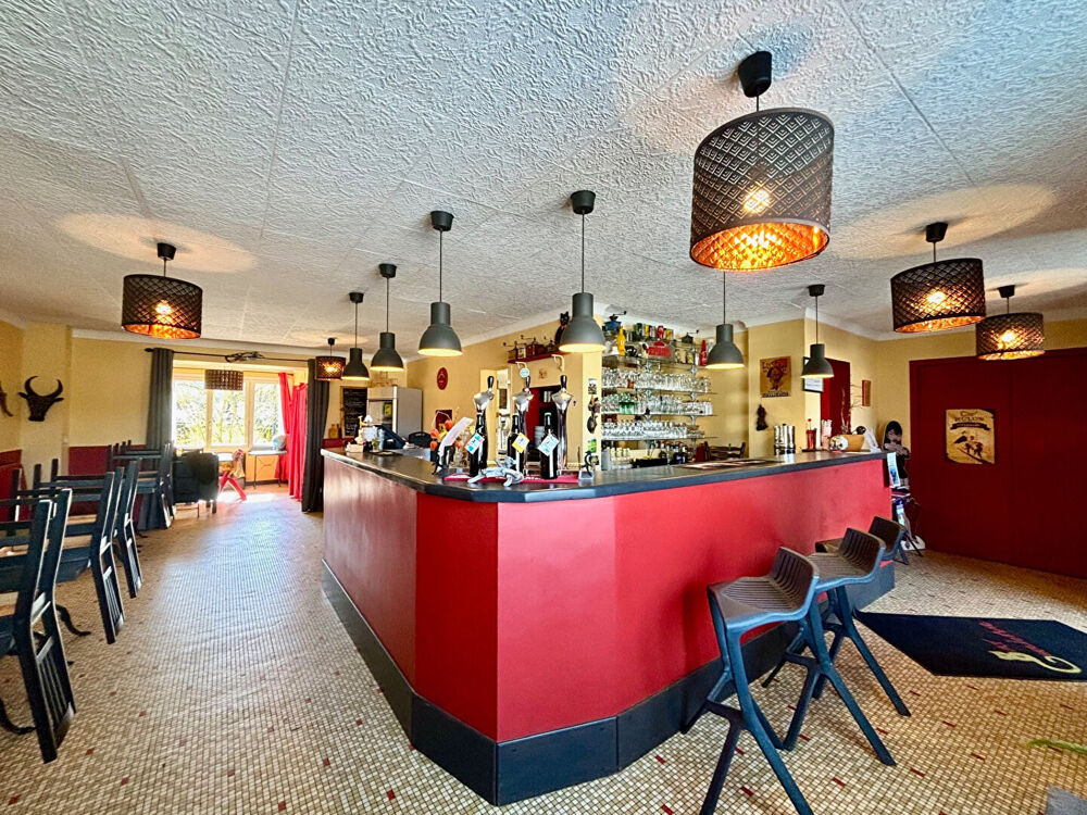   Fonds de commerce Montcuq En Quercy Blanc 4 pièce(s) 208 m2 