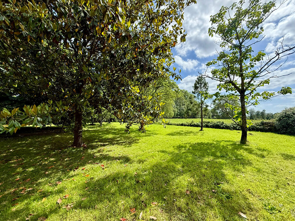 Élégante maison de maître avec de vastes dépendances et 5 642 m² de jardins