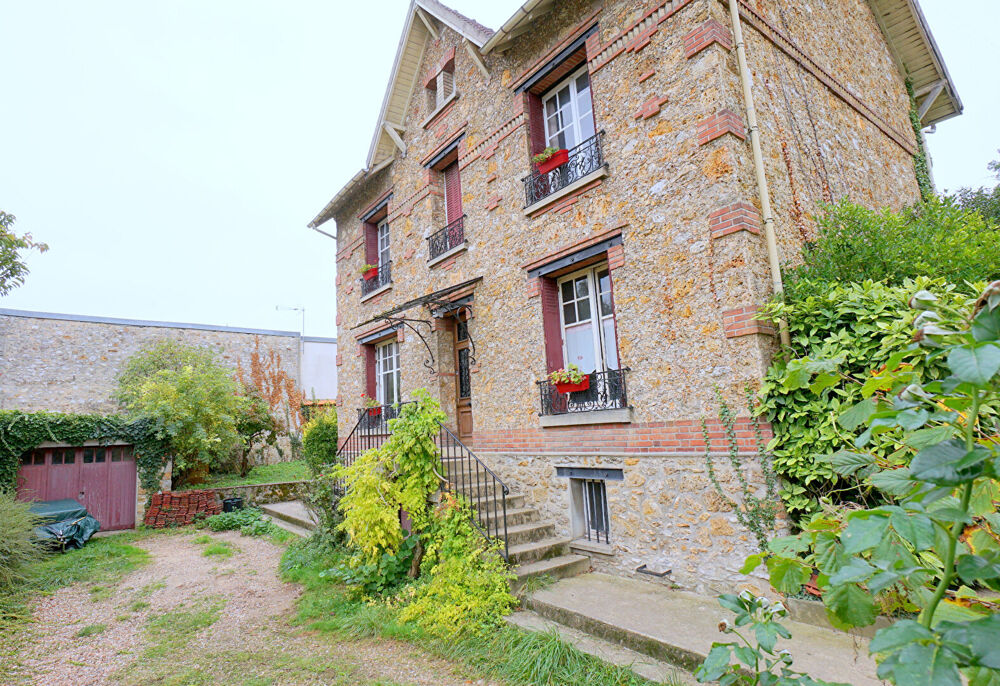 Maison 9 pièces 157 m² · à Epone · 157 m² · 680 000 €