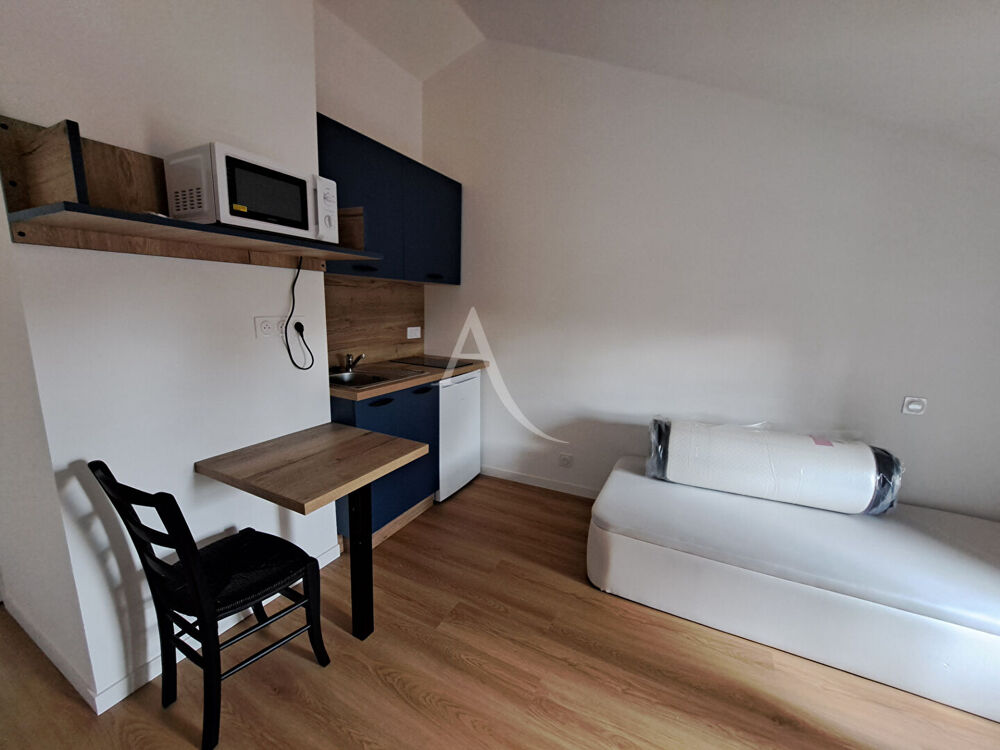 Location Appartement Chambre meublée dans un immeuble en centre ville des Herbiers Les herbiers