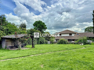  Maison  vendre 7 pices 215 m