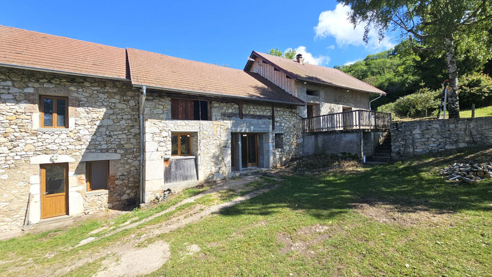 St Genix Les Villages - St Maurice - ancienne ferme - 139m² - 12 480m² de terrain