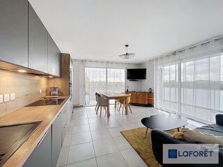  Appartement à louer 3 pièces 64 m²
