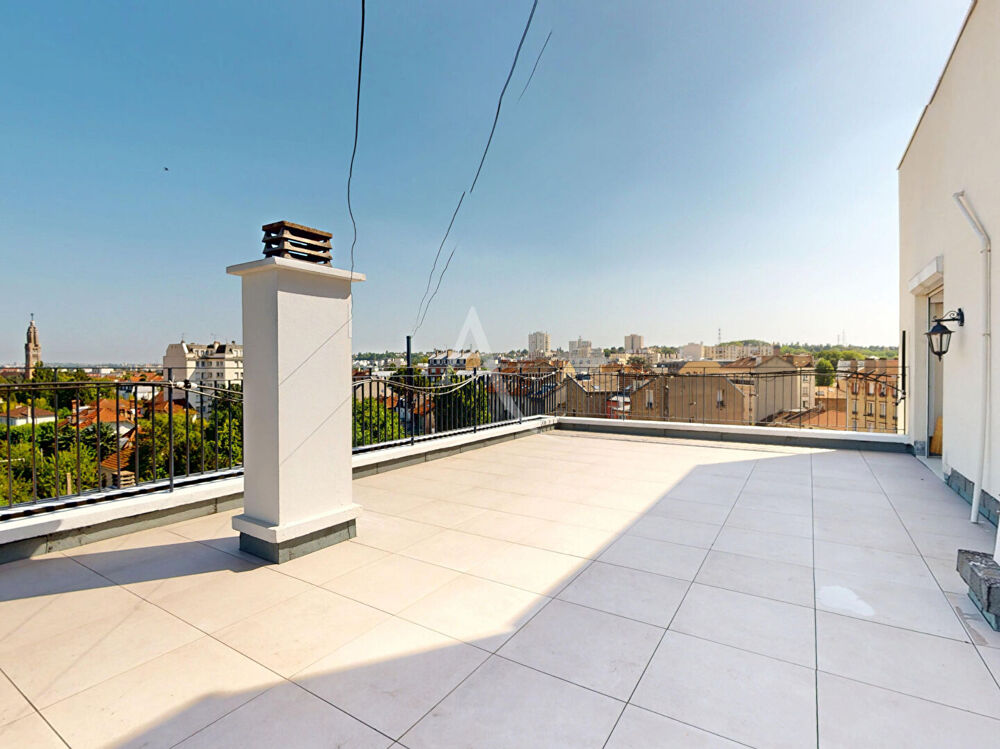 VILLEMOMBLE, QUARTIER DE L'ÉGLISE, APPARTEMENT FAMILIAL AVEC TERRASSE ROOFTOP, BALCON FILANT, BOX ET VUE DÉGAGÉE, 93.8 m2