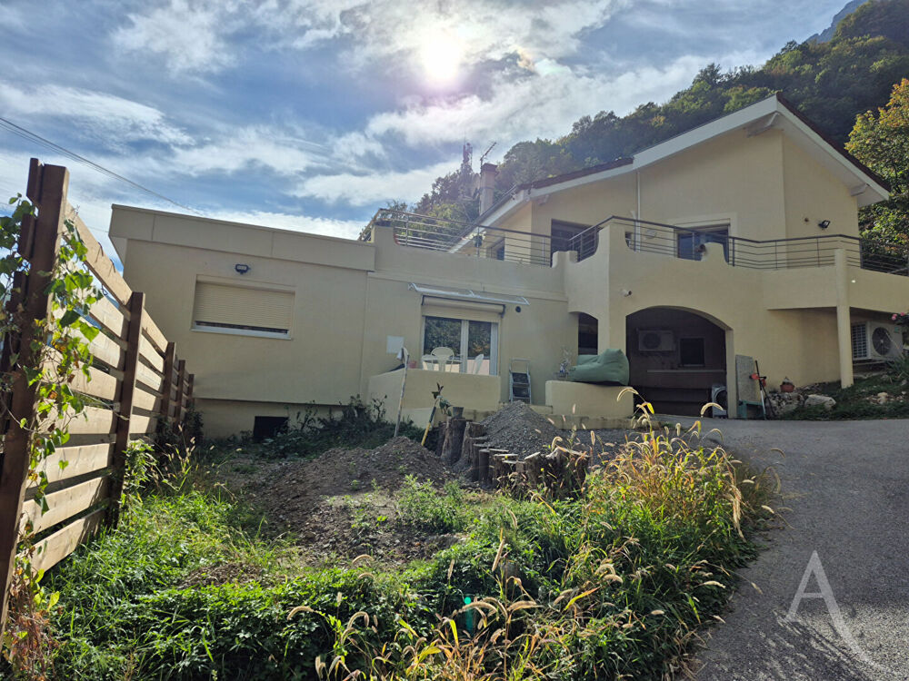Vente Maison Nouveauté Maison Saint Paul De Varces 6 pièce(s) 197 m2 Saint paul de varces