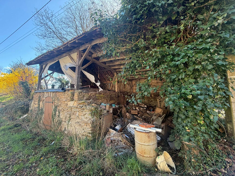 Vente Maison HAUTE VIENNE - Charmante ferme en pierre avec granges et terrain. Folles