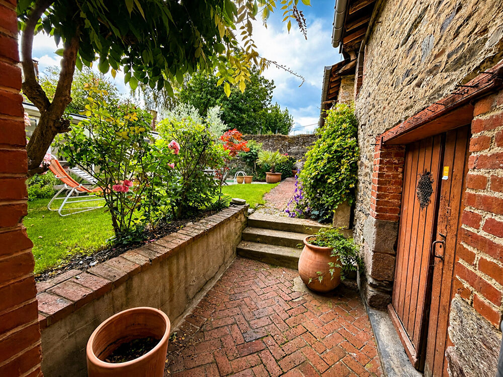 Vente Maison Maison Acigné 9 pièce(s) 195 m2. Piscine et dépendance Acigne