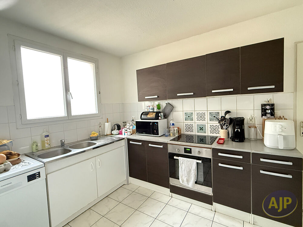 Vente Maison Maison Saint Jean d' Angely trois chambres 83.7 m2 Saint jean d angely