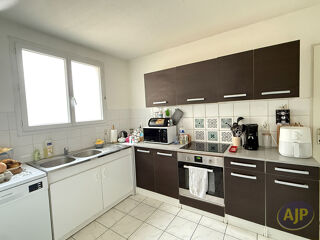 Vente Maison Maison Saint Jean d' Angely trois chambres 83.7 m2 Saint jean d angely