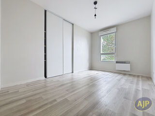Vente Appartement À VENDRE  Appartement de 65 m² 2 chambres avec balcon et parking La roche sur yon