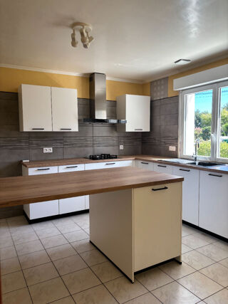  Maison à louer 5 pièces 96 m²