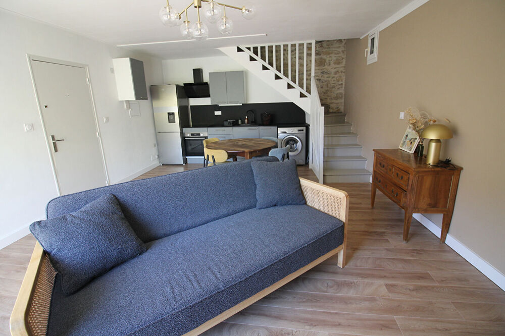 NIMES CENTRE VILLE Bel appartement rénové P2 bis en duplex de 53m² avec balcon 2ème et dernier étage.