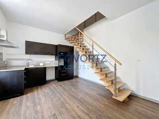  Appartement à louer 5 pièces 138 m²