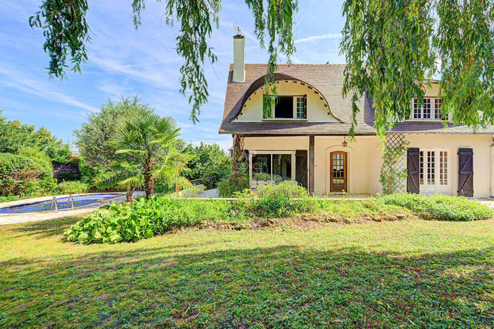 Maison 8 pièces à vendre à Chambourcy - 870 000