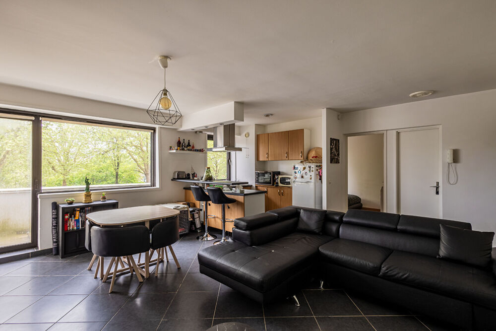 Croise laroche appartement T2 loué ,cave et parking, bel emplacement