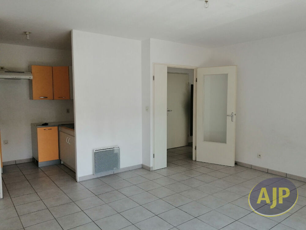 Location Appartement Résidence Clos de Saintonge SAINTES -T2 au RDC - 47m² Saintes