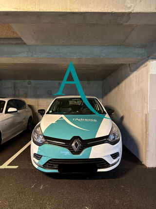  Parking / Garage à louer 