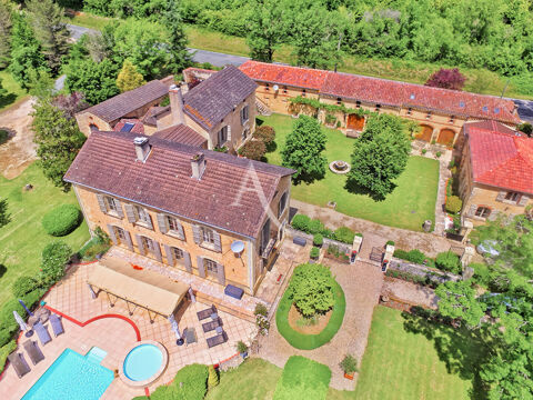   Domaine touristique de charme avec g�tes et piscines Villa - 15 + pi�ce(s) - 717 m�