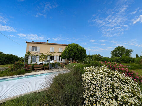   Grande maison familiale avec piscine, garages et vue campagne Maison - 10 pi�ce(s) - 250 m�