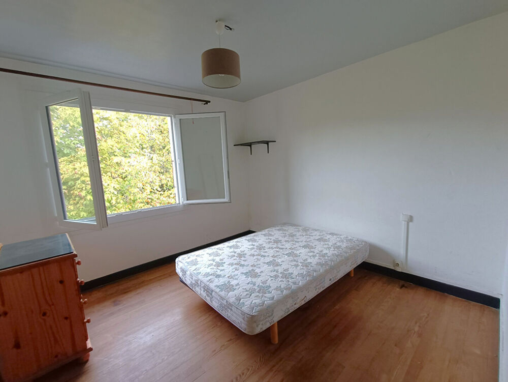 Chambre en colocation dans une maison avec PISCINE !
