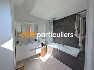  Maison  vendre 8 pices 220 m