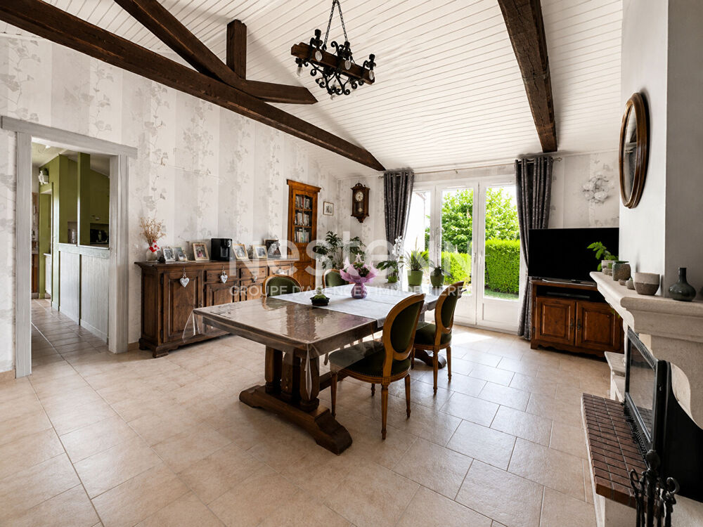 Vente Maison Agréable maison de plain-pied de 98.95 m² à vendre avec 3 chambres, garage, cour et jardin à Lavernat (72500) Lavernat
