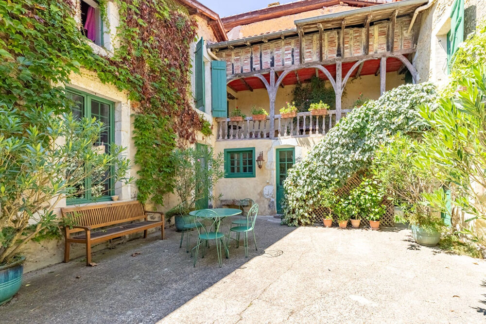 Maison 14 pièces 341 m² · à Mugron · 341 m² · 688 000 €