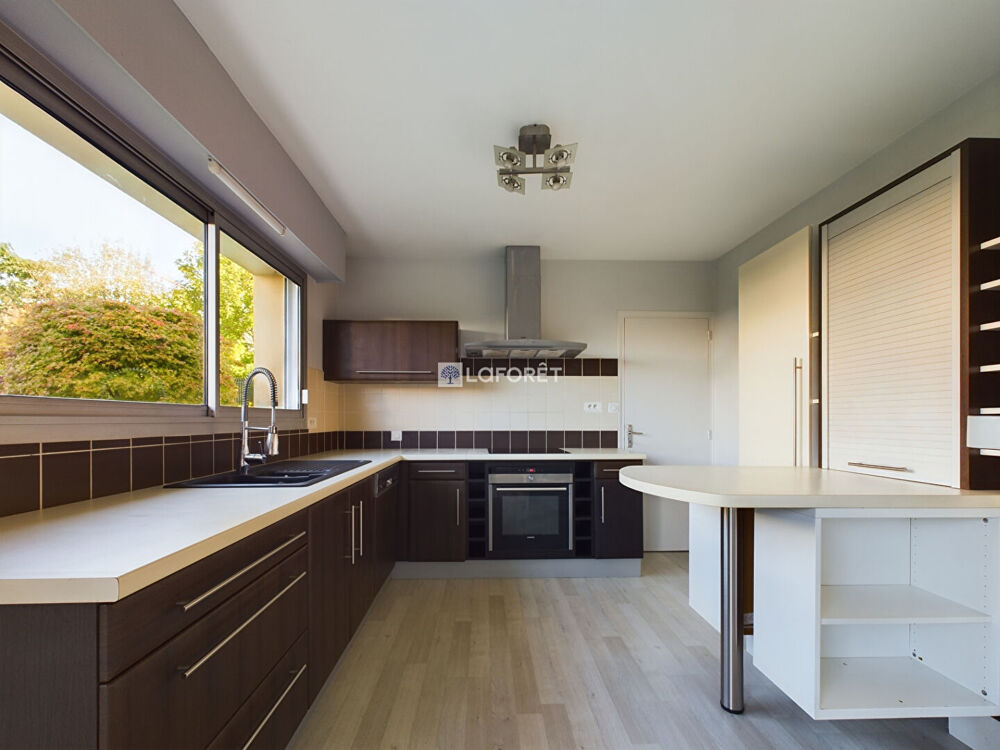 Location Maison Maison Quimper 6 pièce(s) 147 m2 Quimper