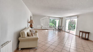 Vente Appartement LE LAVANDOU -  CENTRE VILLE - T5 118 M² - REZ DE JARDIN 365M² - GARAGE Le lavandou