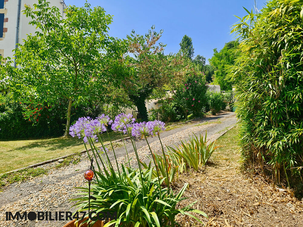 MAISON DE VILLAGE AVEC JARDIN