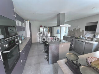  Maison à vendre 10 pièces 275 m²