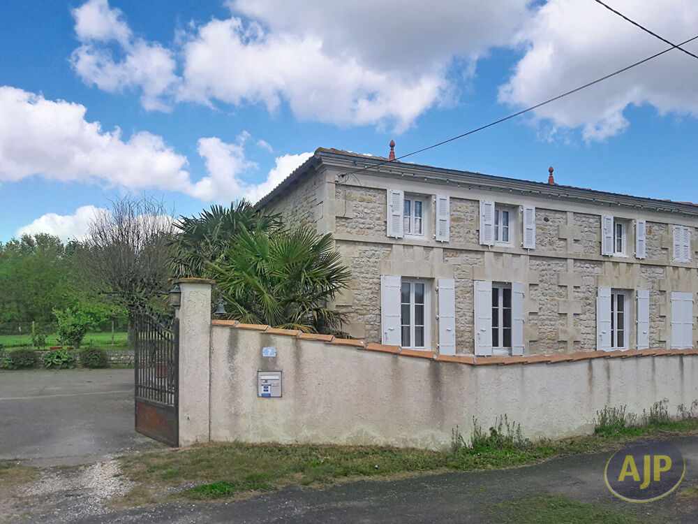Vente Maison Maison Fleac Sur Seugne 9 pi�ce(s) 220 m2 Fleac sur seugne