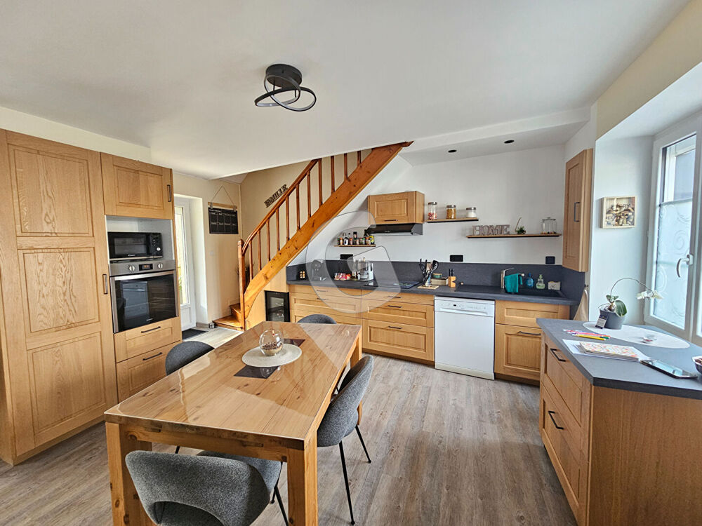 Vente Maison MAISON 4 PIECES- 112M² AVEC LOGEMENT INDÉPENDANT DE 31M²- À VENDRE À MOUTIERS-LES-MAUXFAITS Moutiers les mauxfaits