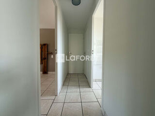  Appartement à louer 3 pièces 77 m²