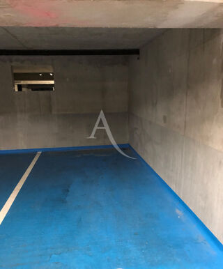  Parking / Garage � louer 