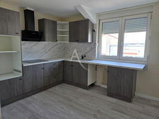  Appartement à louer 4 pièces 146 m²