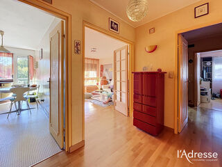 Vente Appartement Appartement T4 lumineux avec double salon-séjour, cave et parking à Saint-Cyr-sur-Loire - Quartier La Source Saint cyr sur loire