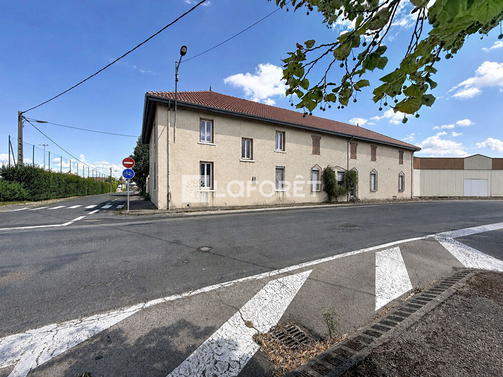 Maison 13 pièces 560 m² · à Montrevel en Bresse · 560 m² · 355 000 €