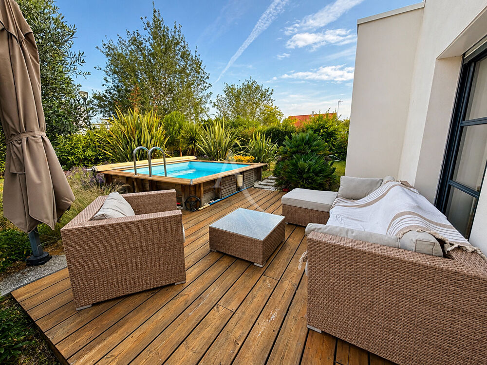 Vente Maison Maison, piscine, garage, 5 chambres de 2011 Coueron