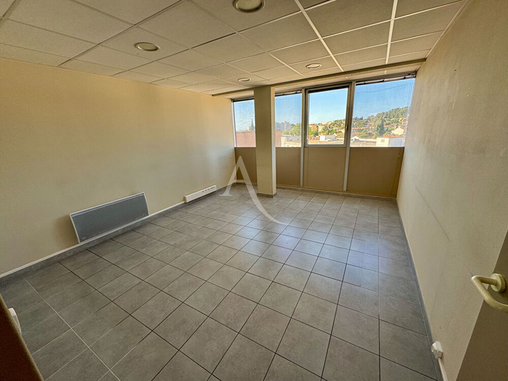   Local Professionnel à usage de bureaux Nîmes 6 pièces 103.15 m2 Nîmes