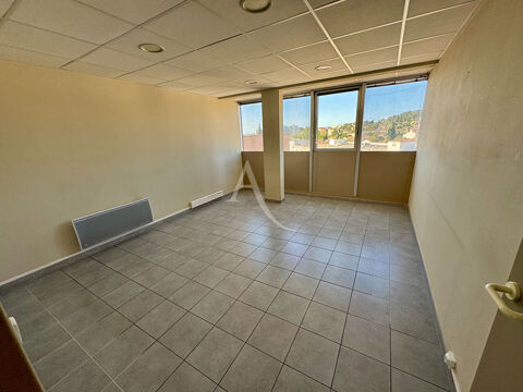   Local Professionnel à usage de bureaux Nîmes 6 pièces 103.15 m2 