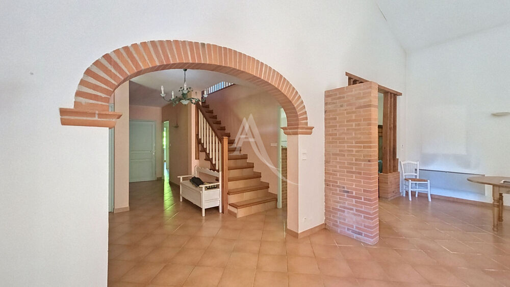 Montastruc la Conseillère, villa T8 avec piscine