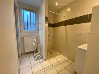  Appartement à louer 2 pièces 68 m²